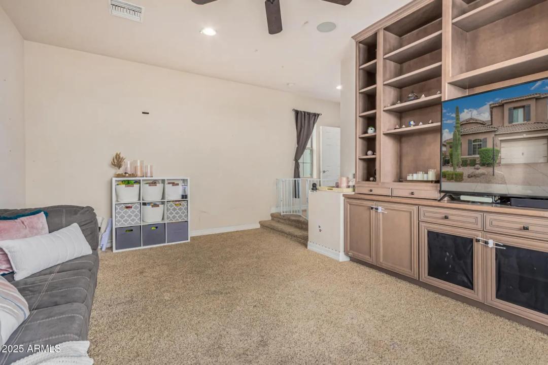 Real Estate Picture 30