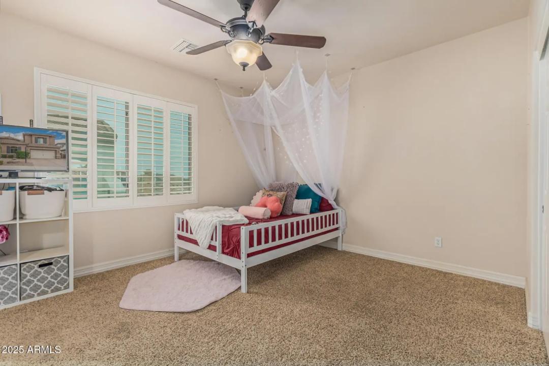 Real Estate Picture 27