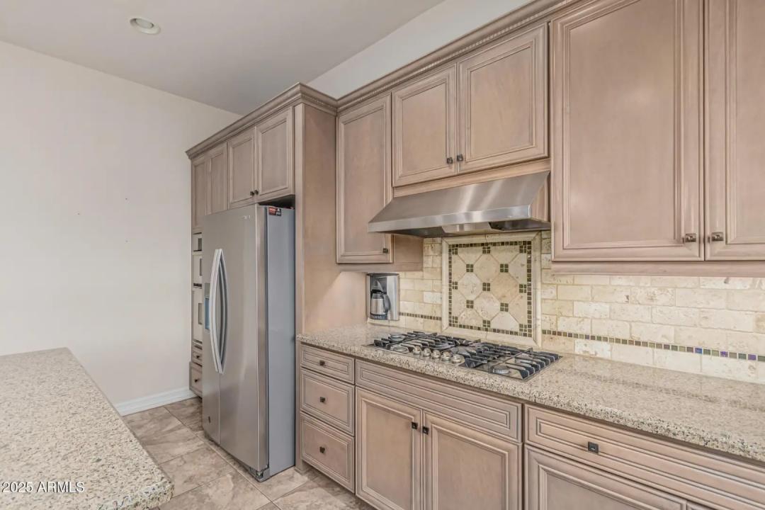 Real Estate Picture 7