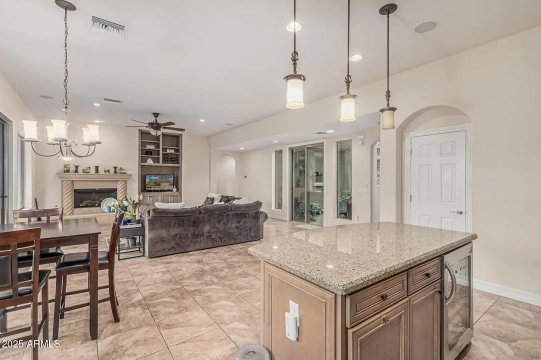 Real Estate Picture 8