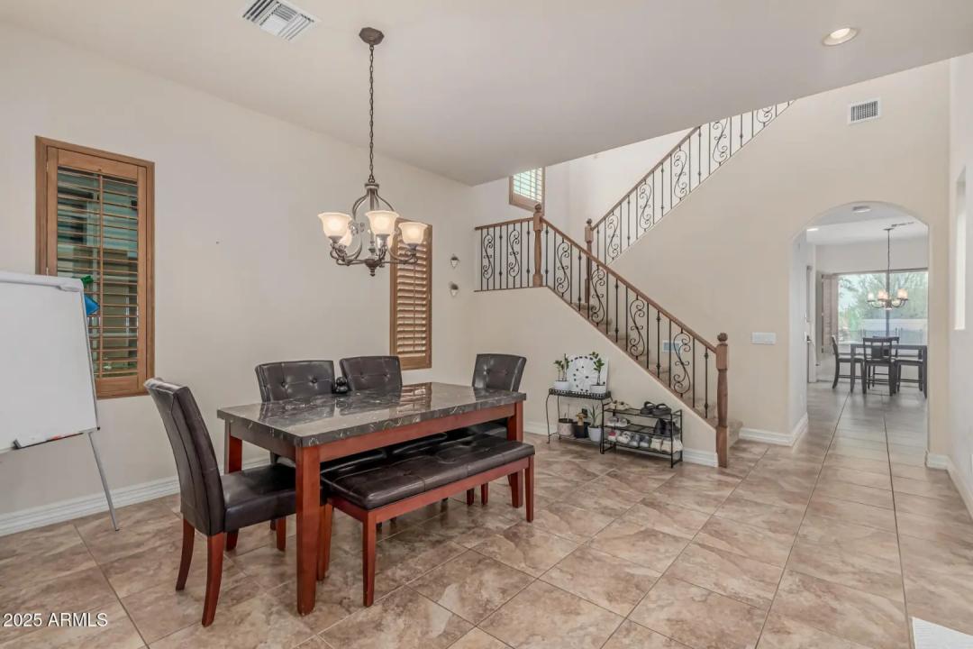 Real Estate Picture 12
