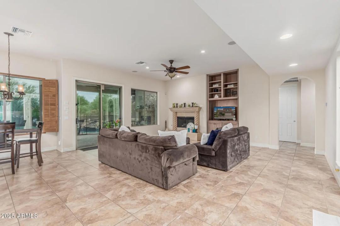 Real Estate Picture 9