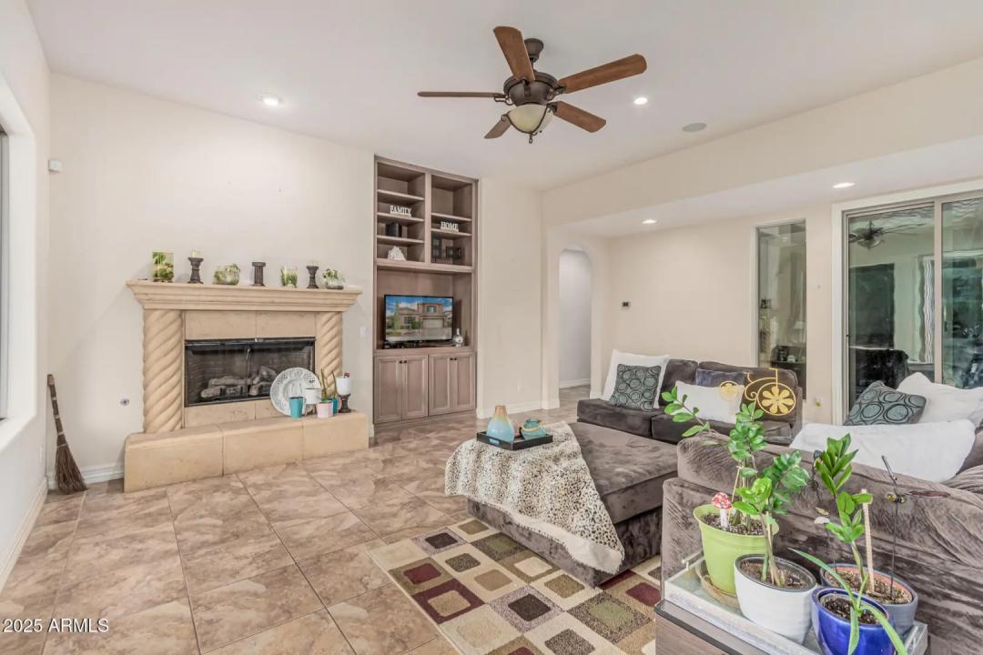Real Estate Picture 10