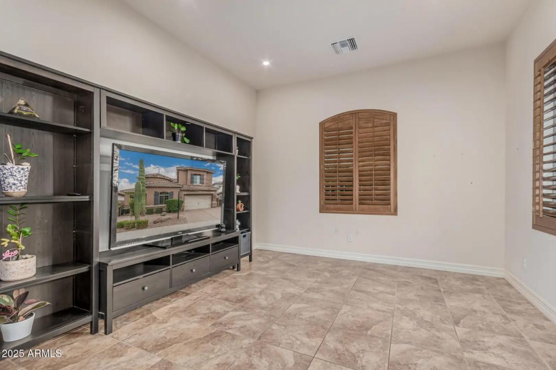 Real Estate Picture 35