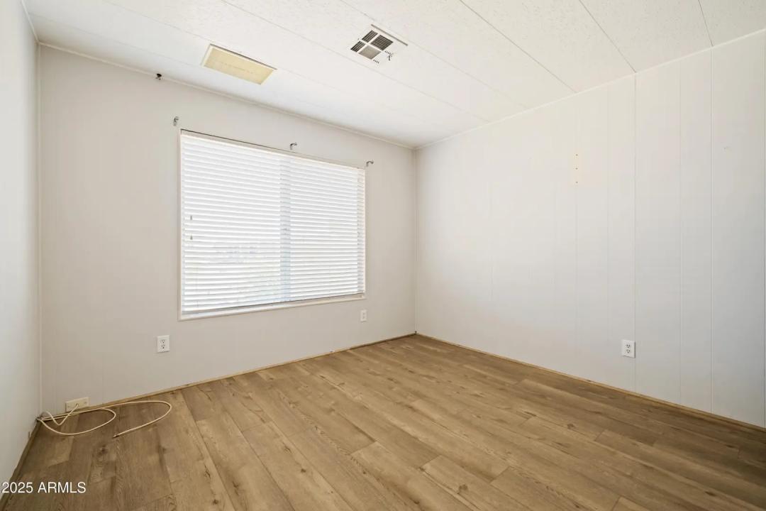 Real Estate Picture 20