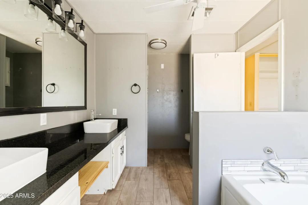 Real Estate Picture 18