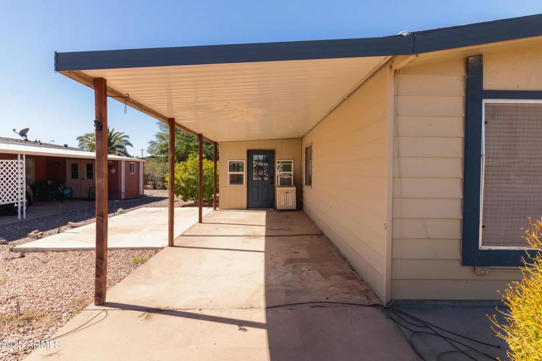 Real Estate Picture 4