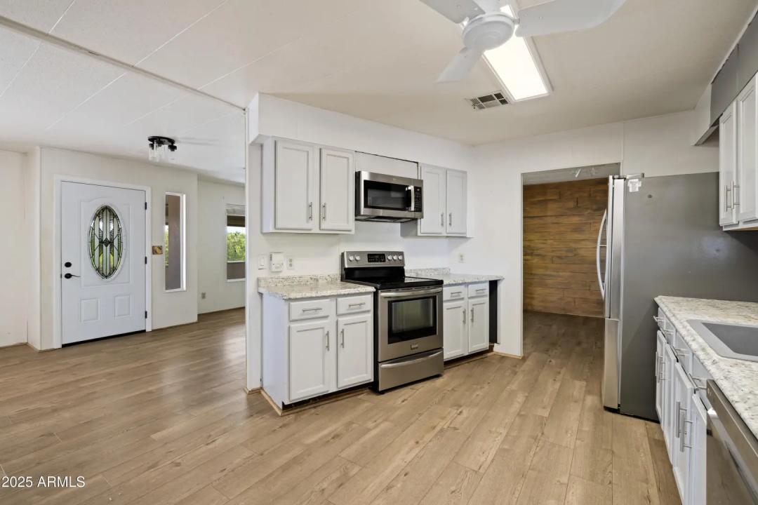 Real Estate Picture 6