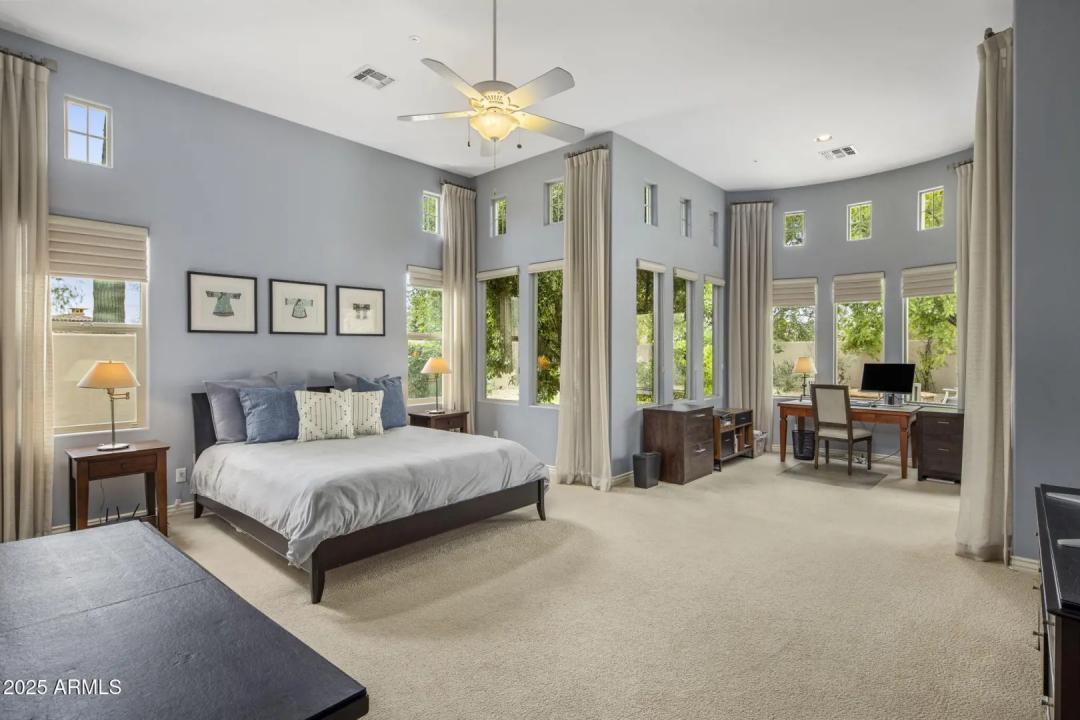 Real Estate Picture 5