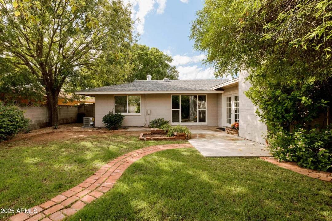 Real Estate Picture 37