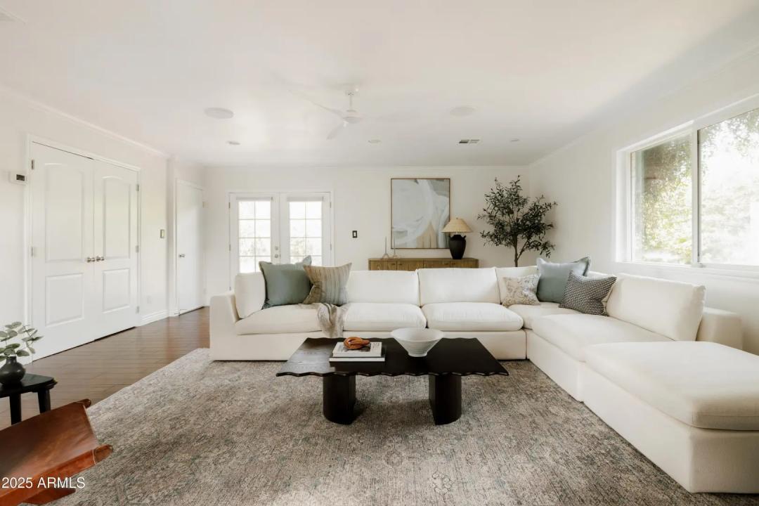 Real Estate Picture 24