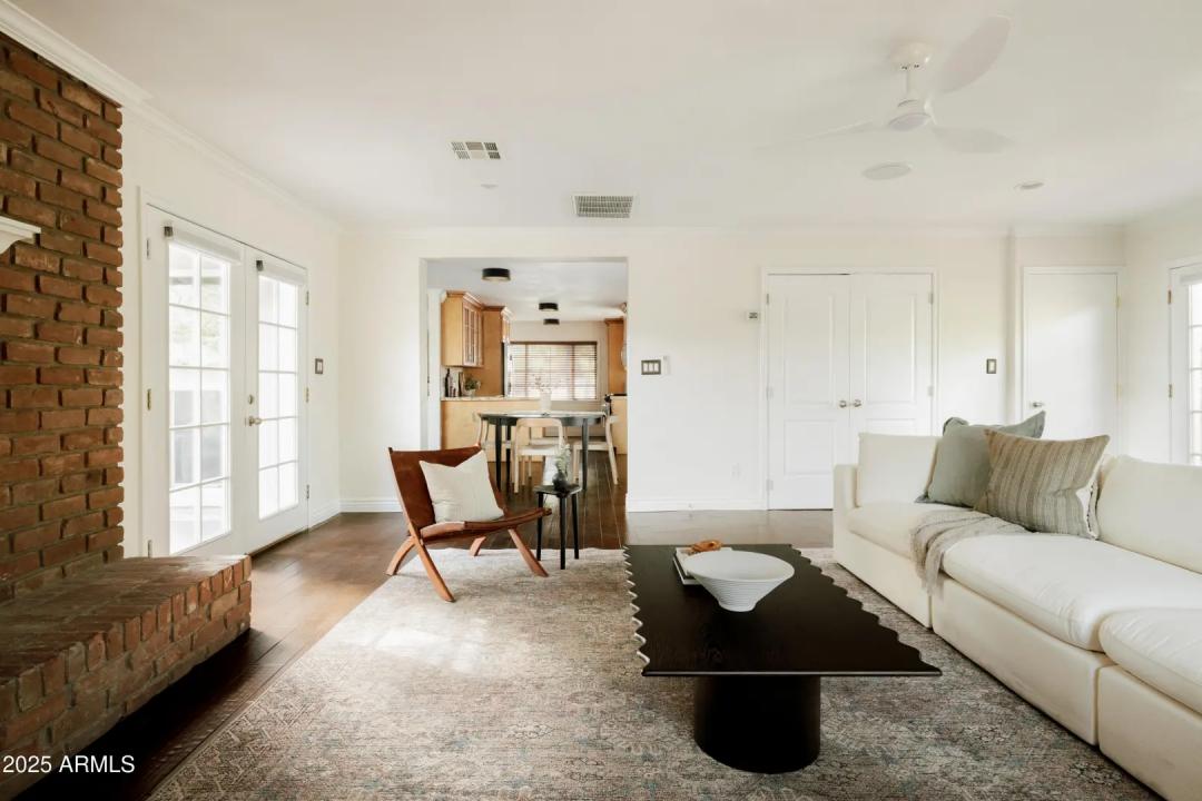 Real Estate Picture 22