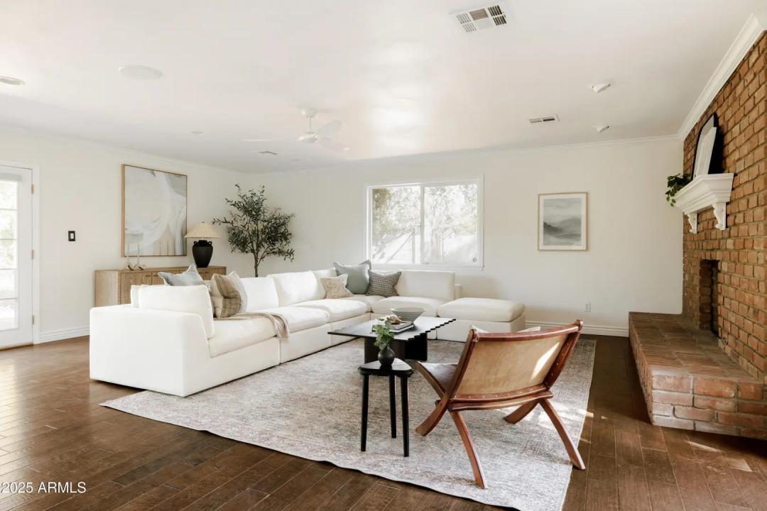 Real Estate Picture 19