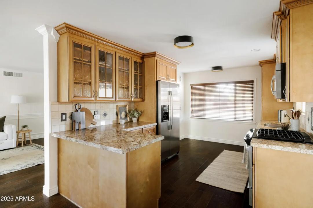 Real Estate Picture 12