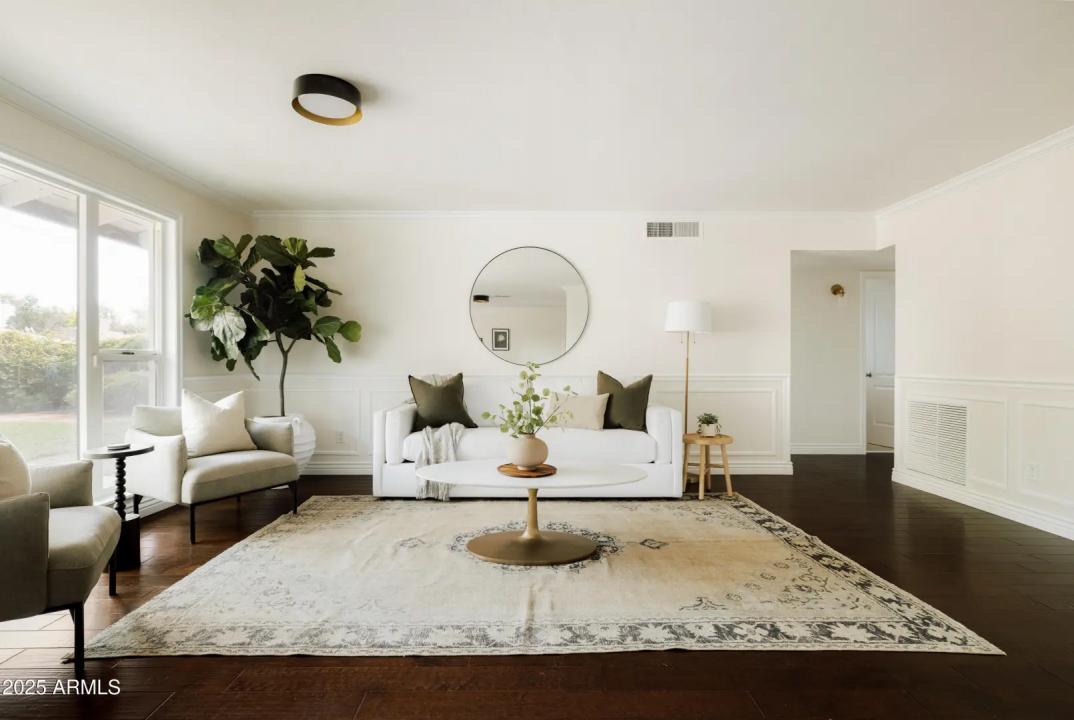 Real Estate Picture 5