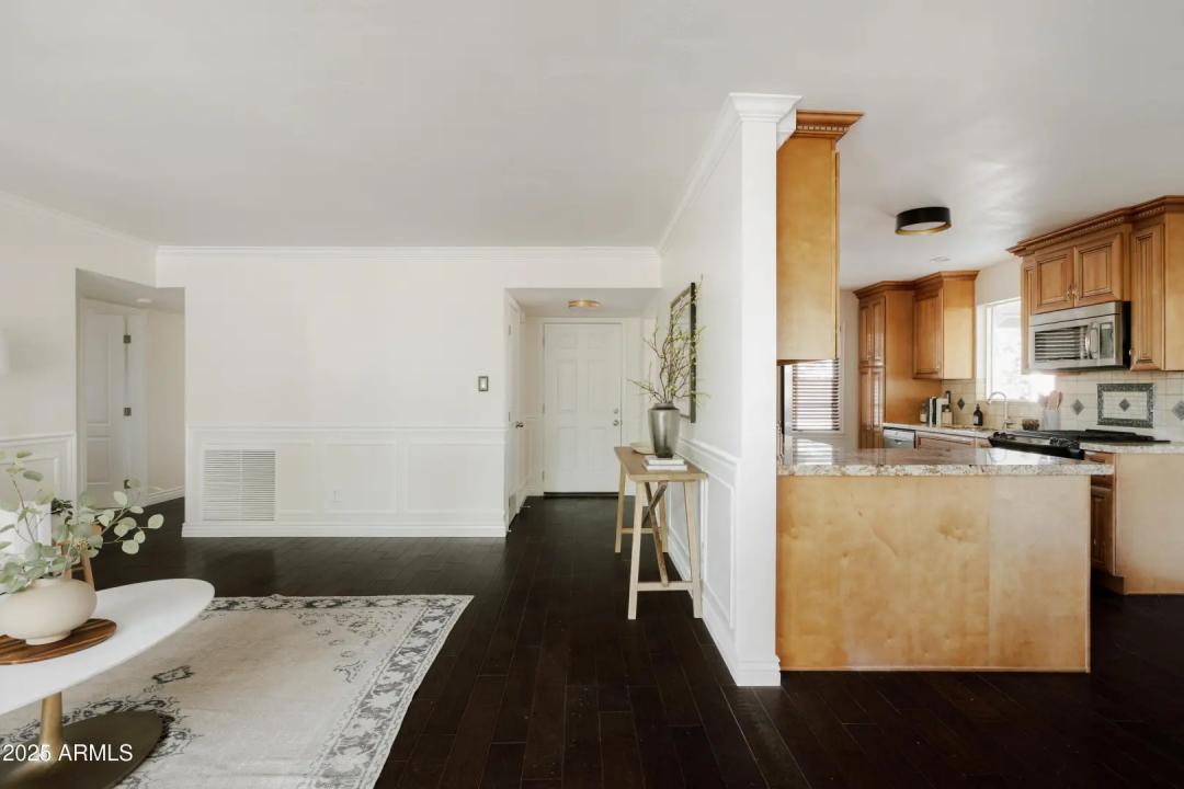 Real Estate Picture 11