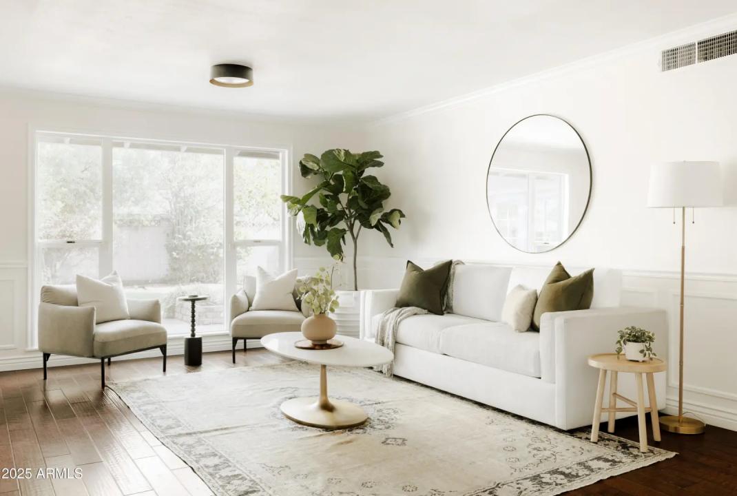Real Estate Picture 4