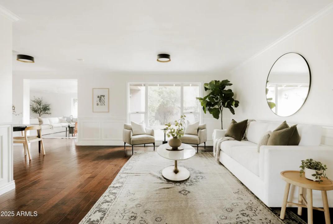 Real Estate Picture 3
