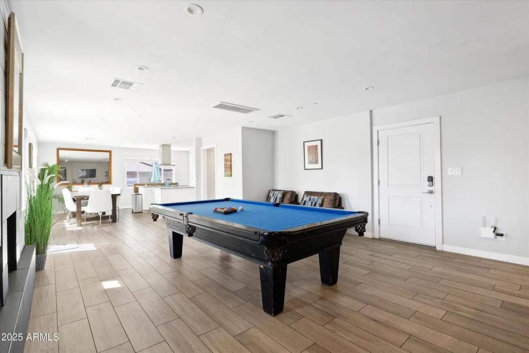 Real Estate Picture 7