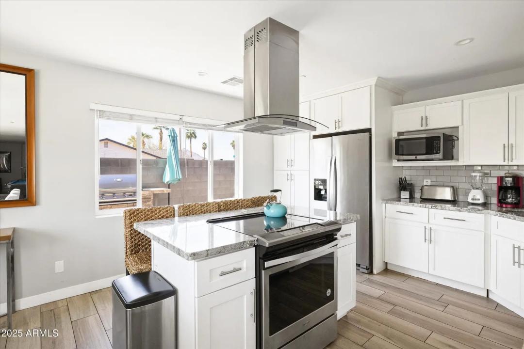 Real Estate Picture 10