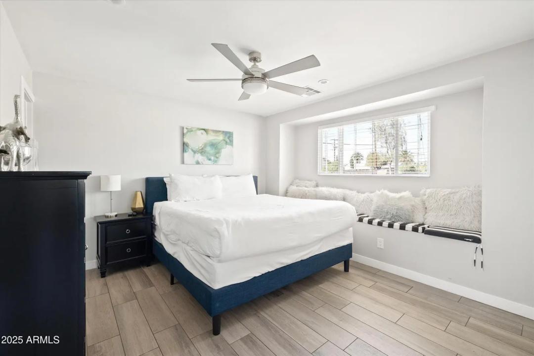 Real Estate Picture 15