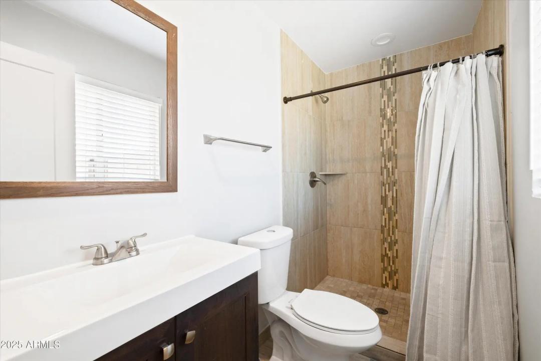 Real Estate Picture 16