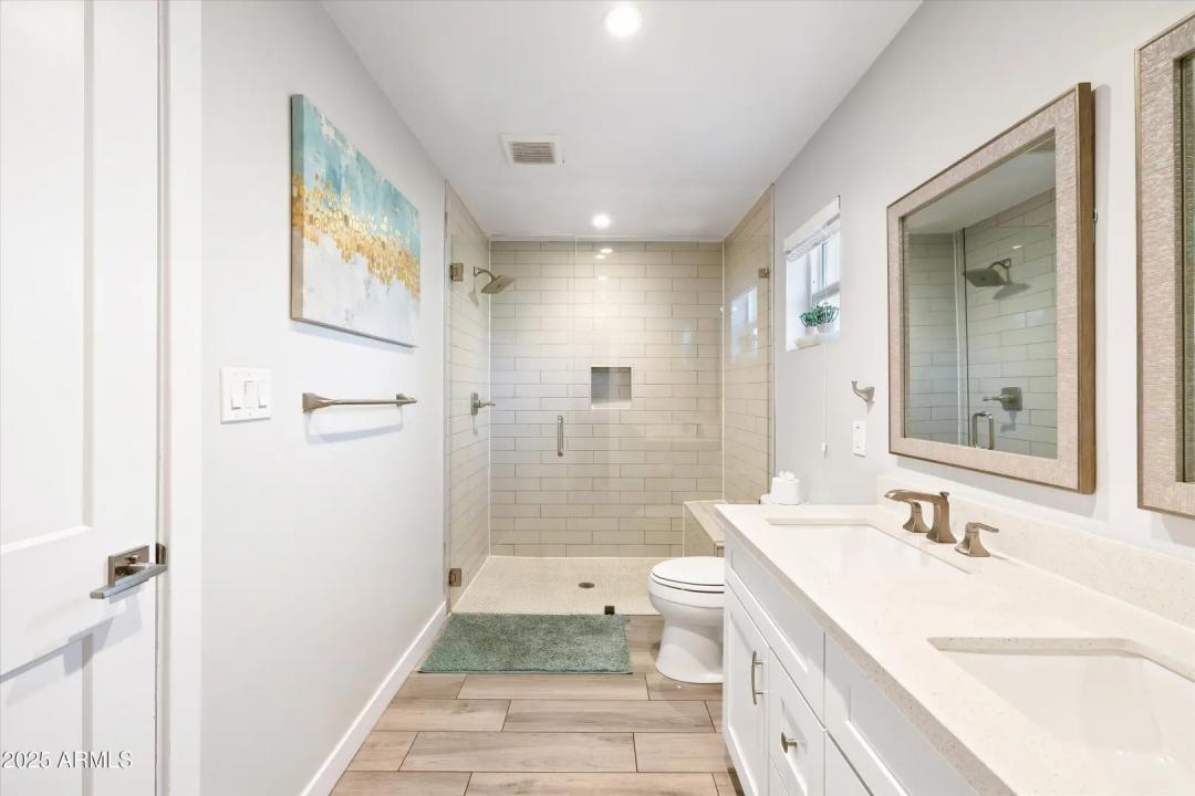 Real Estate Picture 23