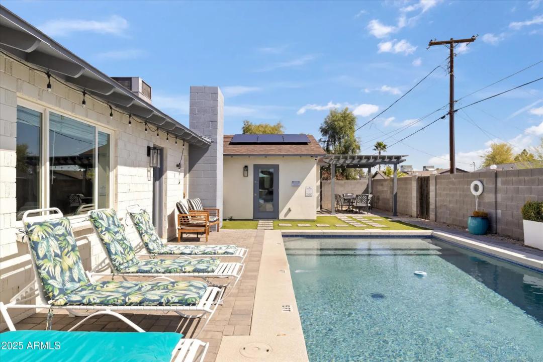 Real Estate Picture 24