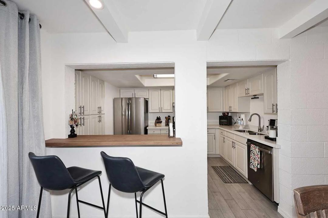 Real Estate Picture 3