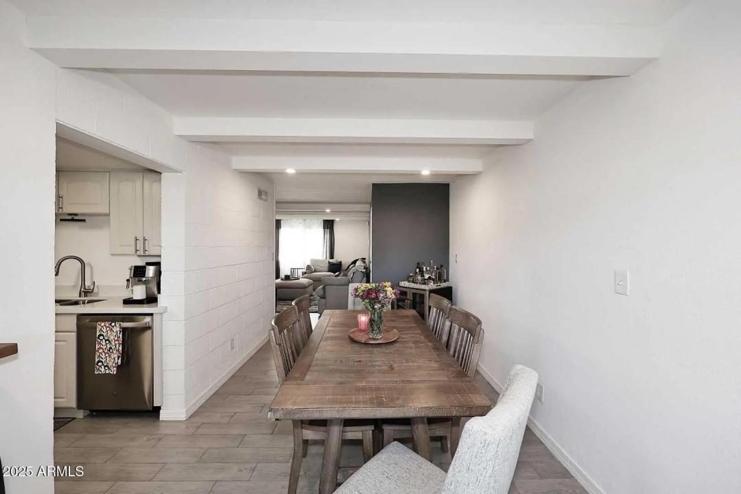 Real Estate Picture 4