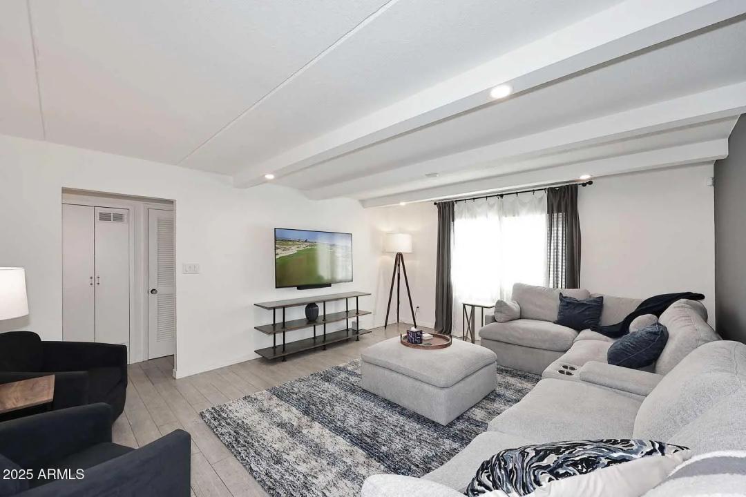 Real Estate Picture 7