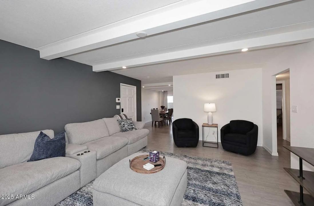 Real Estate Picture 8