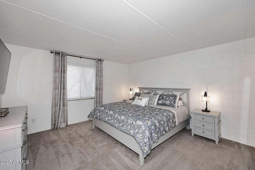 Real Estate Picture 9