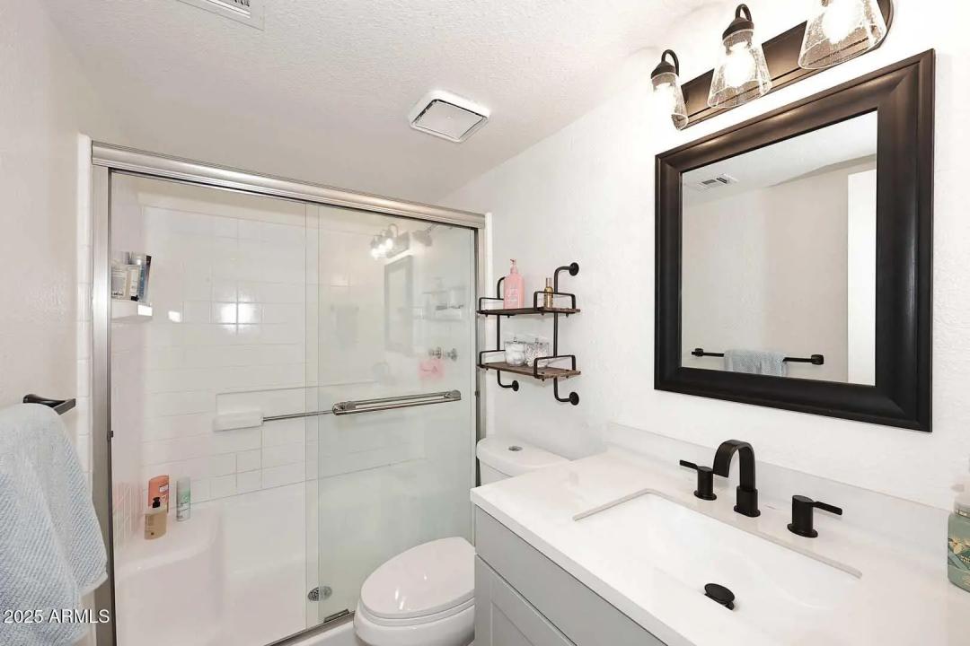 Real Estate Picture 11