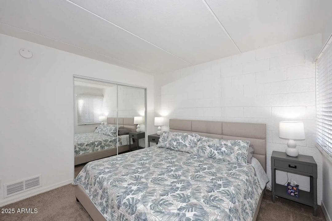 Real Estate Picture 12