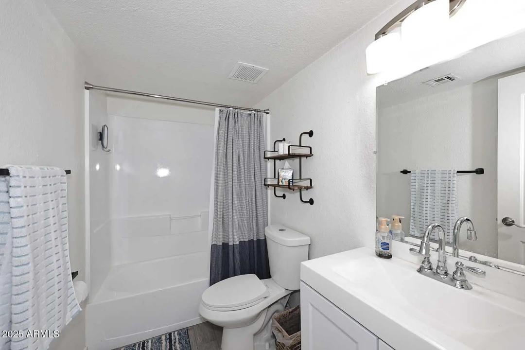 Real Estate Picture 13