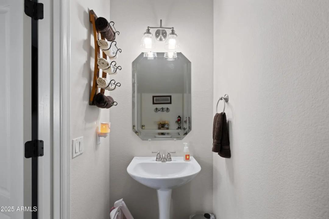 Real Estate Picture 15