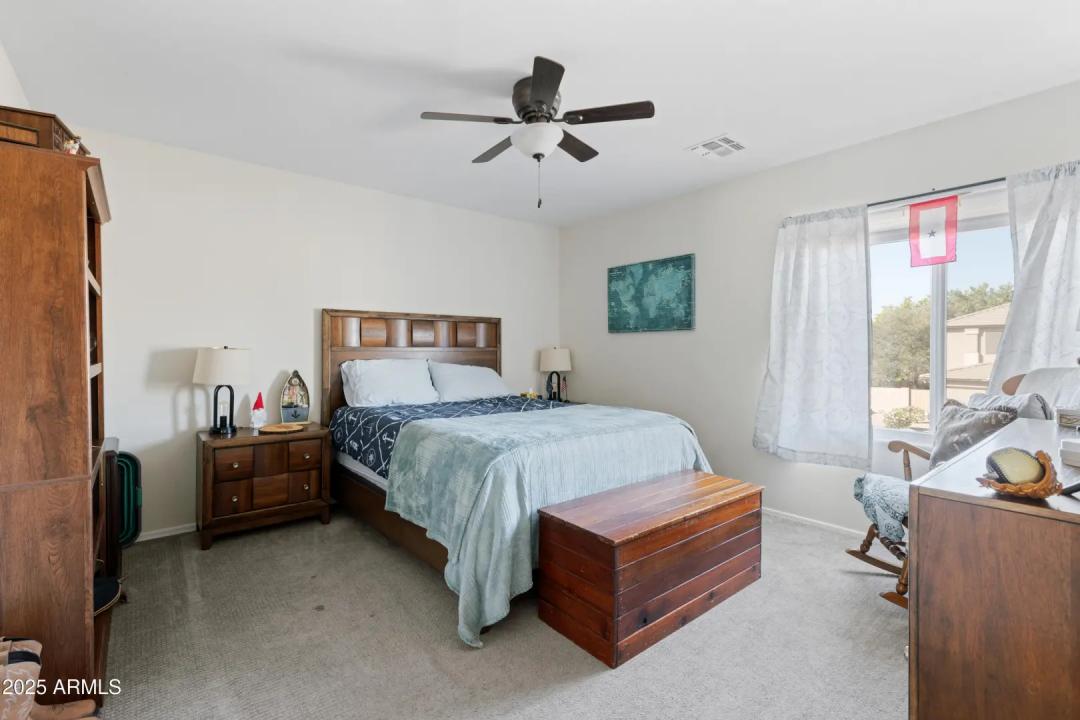 Real Estate Picture 18