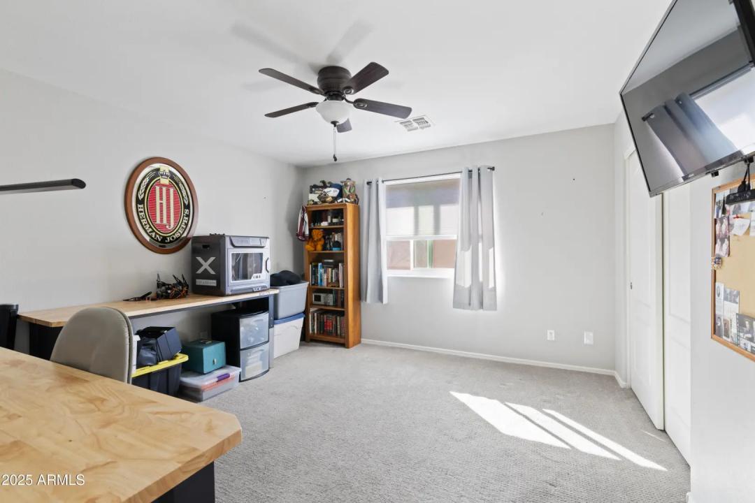 Real Estate Picture 24