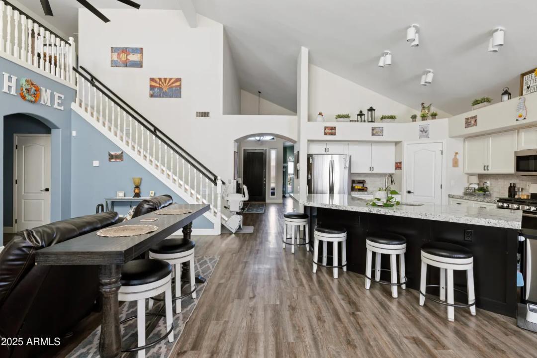 Real Estate Picture 17