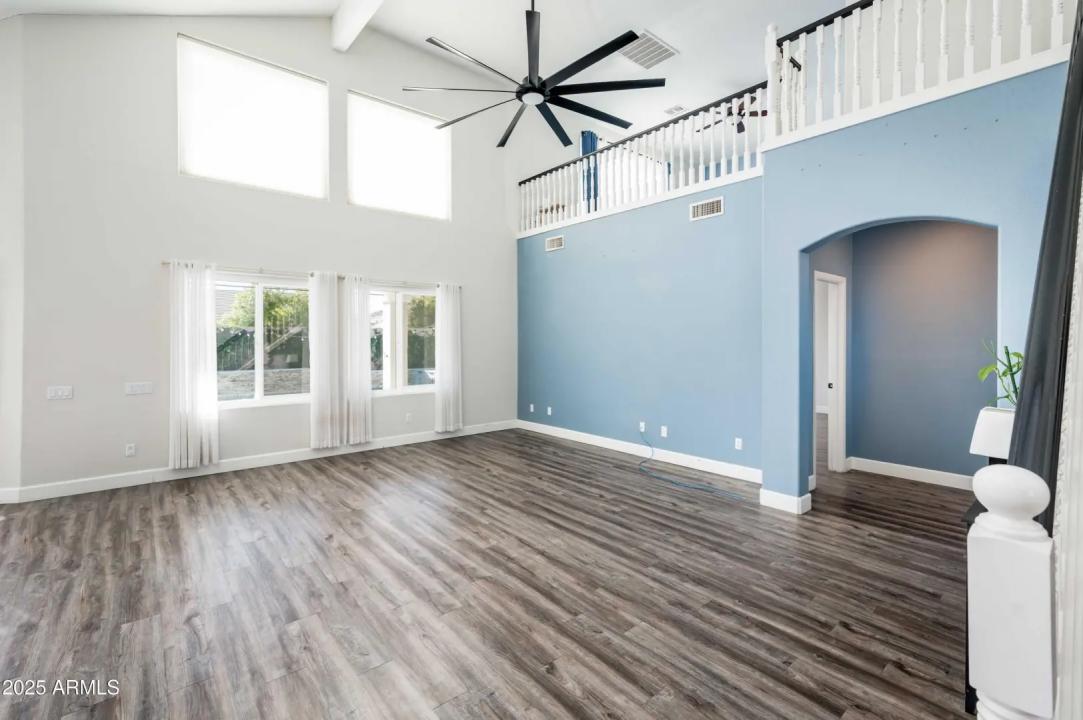 Real Estate Picture 10