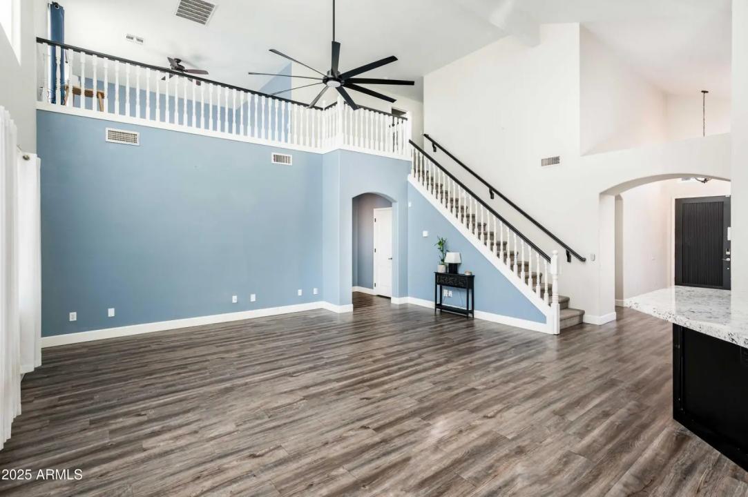 Real Estate Picture 11