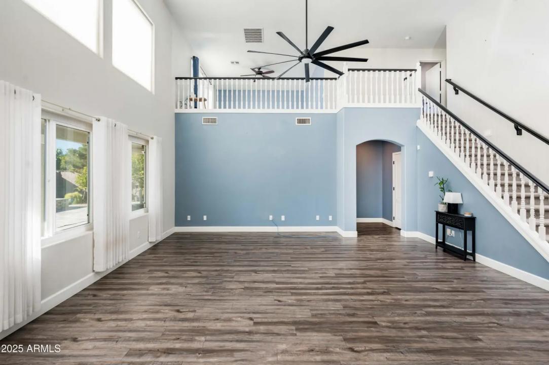 Real Estate Picture 12