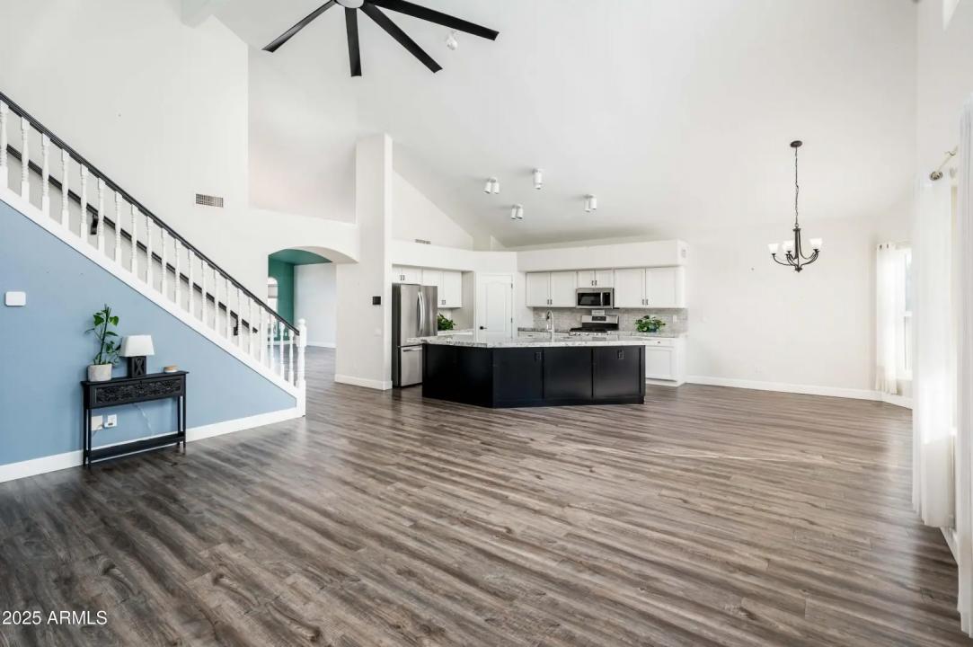 Real Estate Picture 23