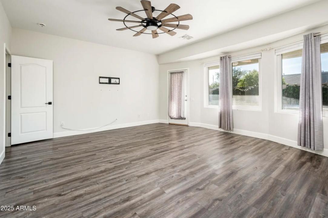 Real Estate Picture 19