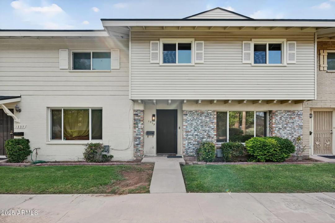 Real Estate Picture 1