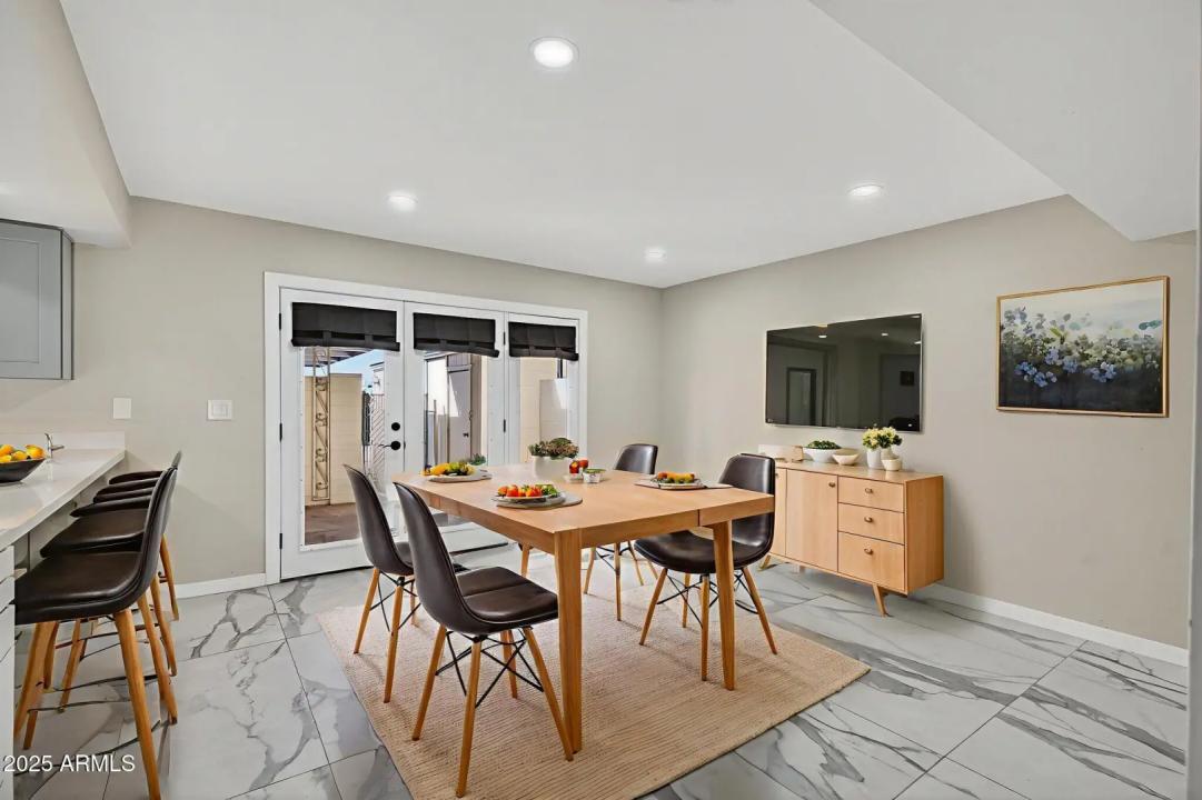 Real Estate Picture 5