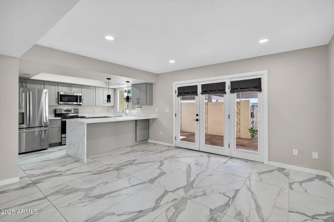 Real Estate Picture 7