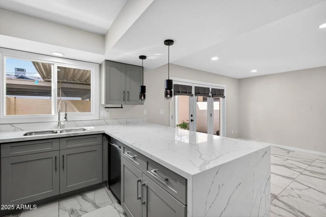 Real Estate Picture 4