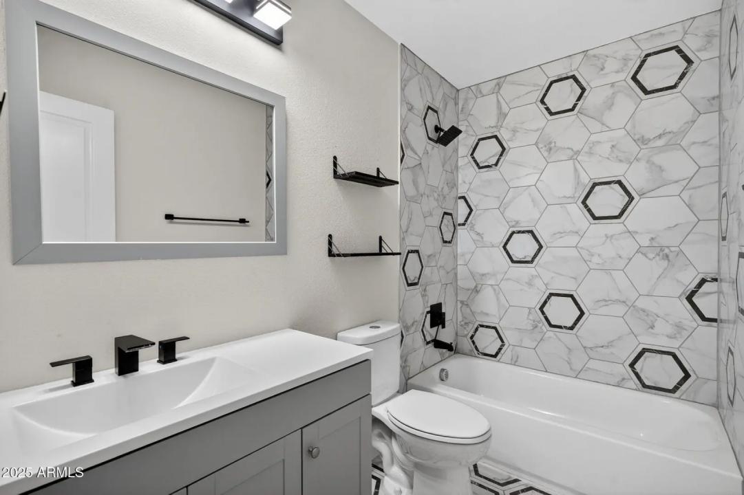 Real Estate Picture 15
